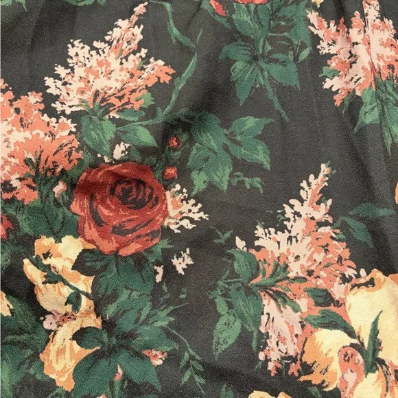 Pinup Couture PUG Amalie Dress In Dark Bella Roses Size 2XL NWT *flaw* - Picture 8 of 10